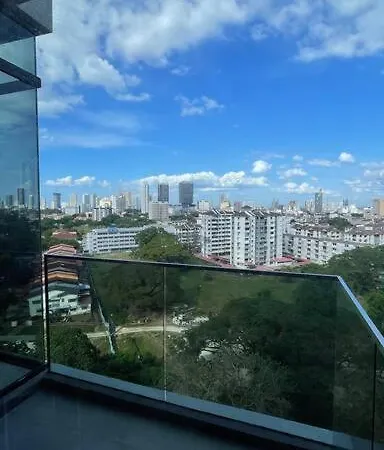 Beacon Suites With Infinity Pool At Georgetown By Wl Exterior photo