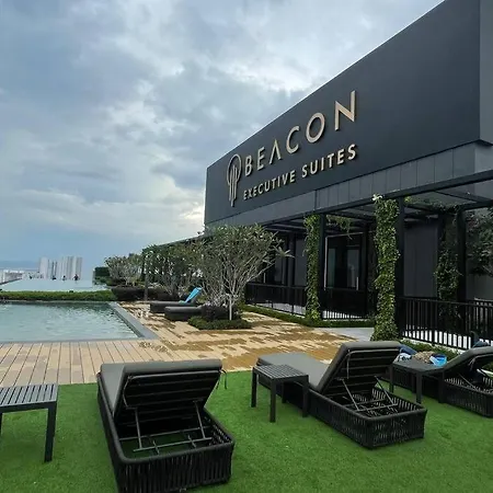 Beacon Suites With Infinity Pool At Georgetown By Wl Exterior photo